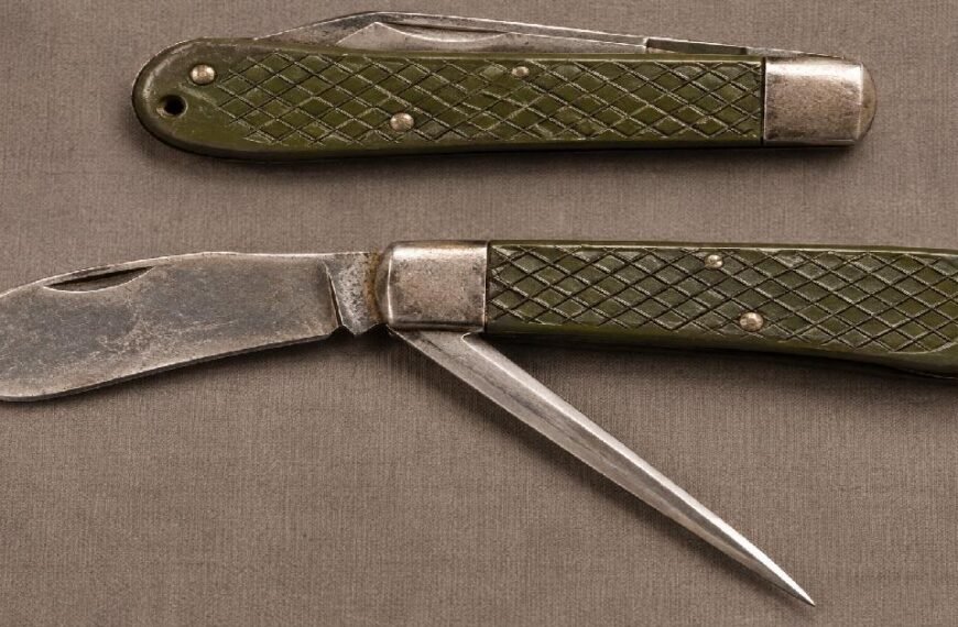 1963. Knife attack 1